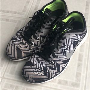Nike free TR Fit 5.0 Girls sneakers. Size 6